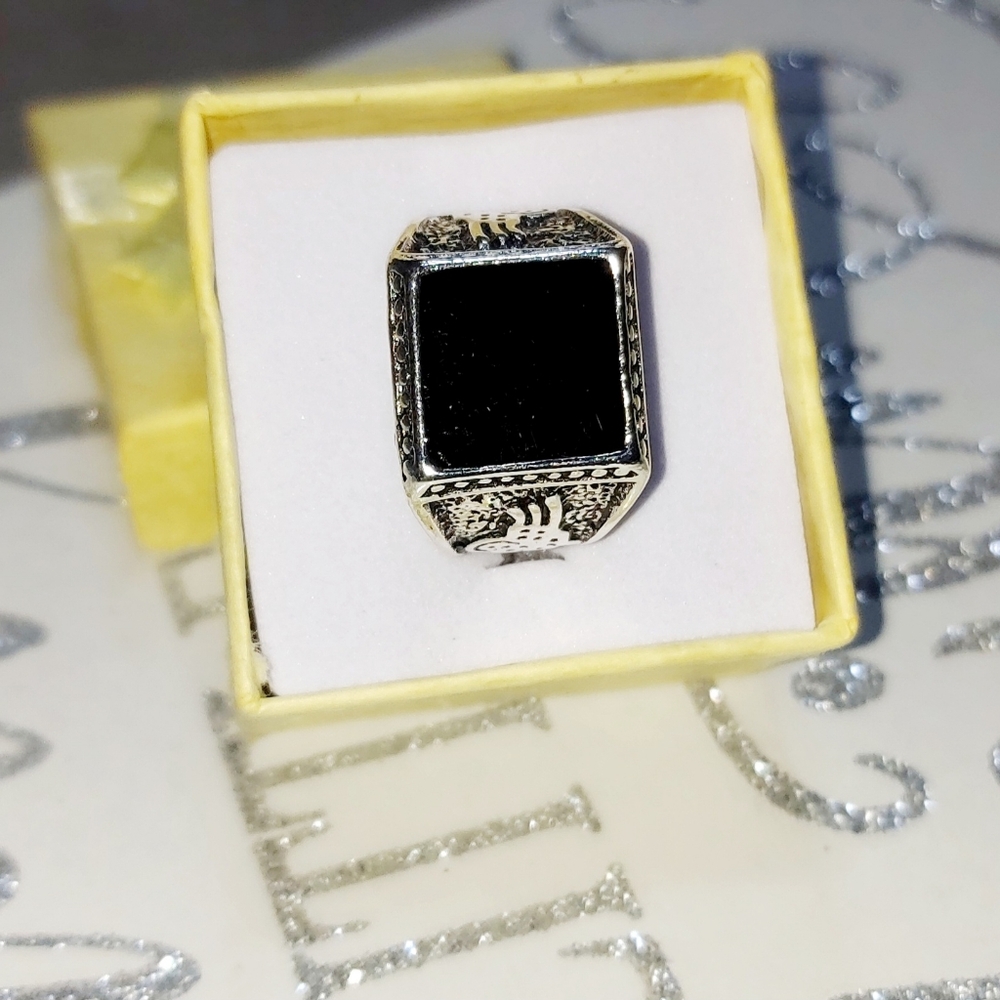 Silver Ring - Picture 3 of 9